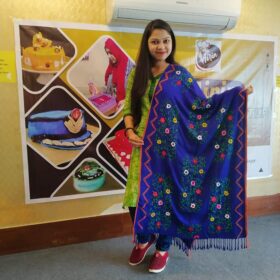 নিজস্ব ডিজাইনে তৈরি হাতের কাজের শাল SKU 24